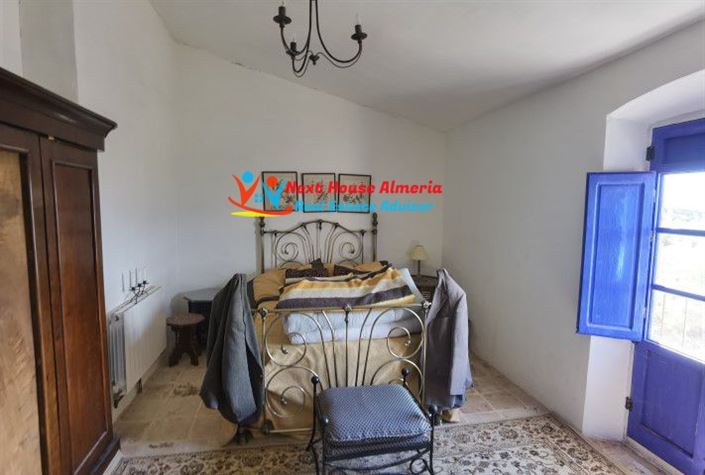 Image No.42-6 Bed Country House for sale