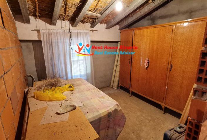 Image No.25-Maison de campagne de 6 chambres à vendre à Oria