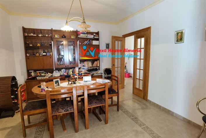 Image No.11-5 Bed Townhouse for sale