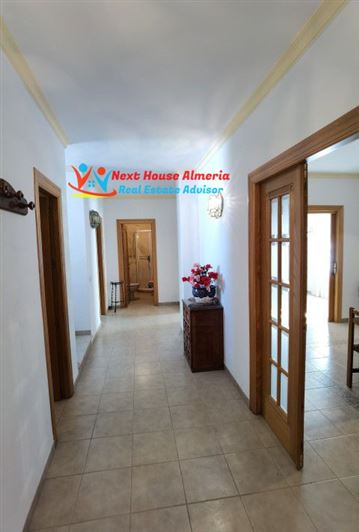 Image No.13-5 Bed Townhouse for sale