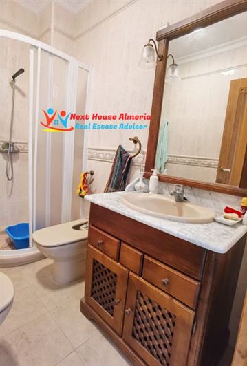 Image No.15-5 Bed Townhouse for sale