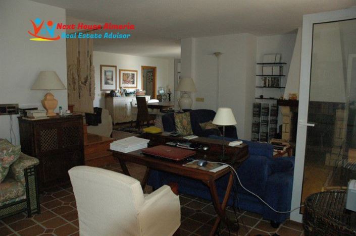 Image No.12-4 Bed Villa for sale