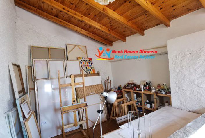 Image No.33-2 Bed Country House for sale