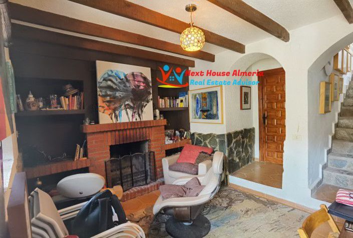 Image No.6-2 Bed Country House for sale