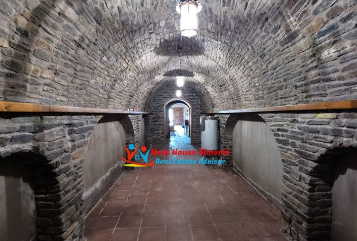 Image No.19-7 Bed Country House for sale