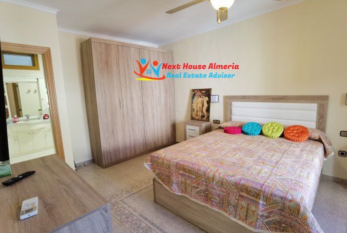 Image No.44-7 Bed Country House for sale