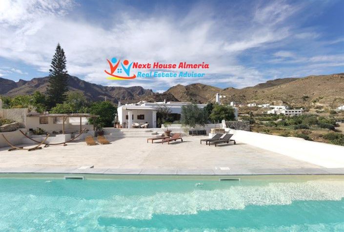 Image No.10-5 Bed Country House for sale