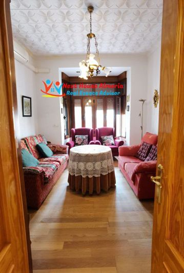 Image No.10-7 Bed Townhouse for sale