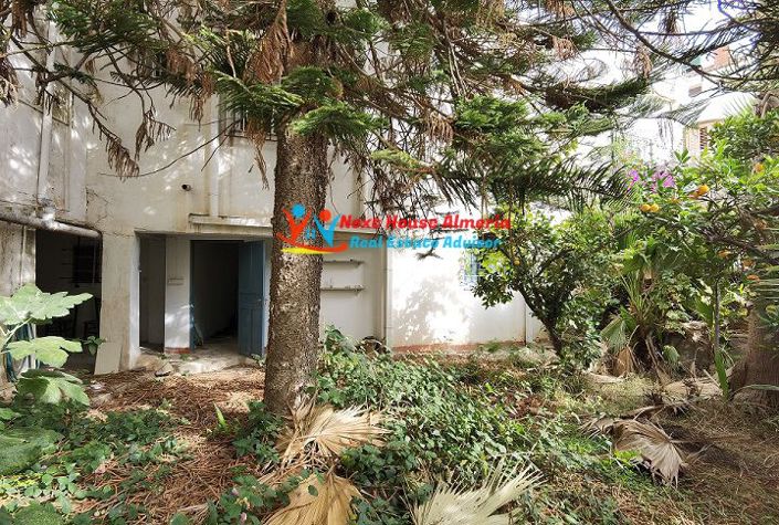 Image No.2-7 Bed Townhouse for sale