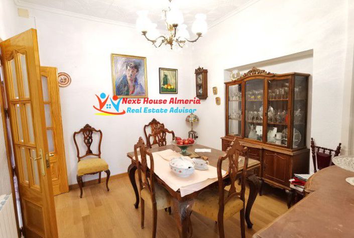 Image No.22-7 Bed Townhouse for sale