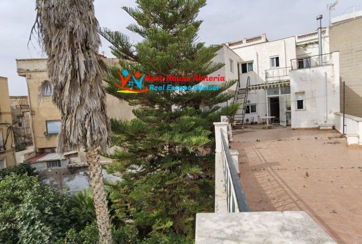 Image No.30-7 Bed Townhouse for sale