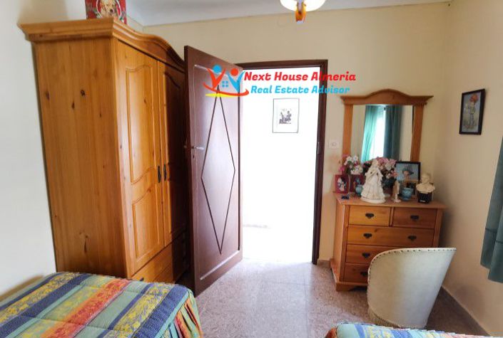 Image No.43-7 Bed Townhouse for sale