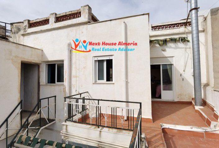 Image No.50-7 Bed Townhouse for sale