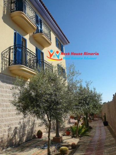 Image No.12-9 Bed Villa for sale