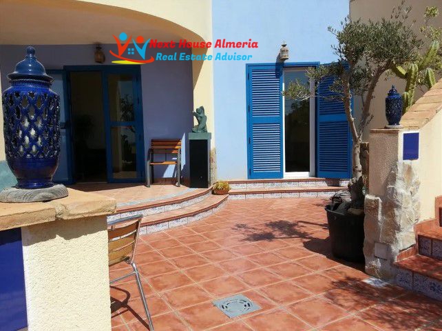 Image No.5-9 Bed Villa for sale