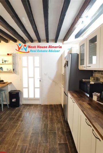 Image No.20-5 Bed Townhouse for sale