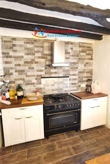 Image No.24-5 Bed Townhouse for sale