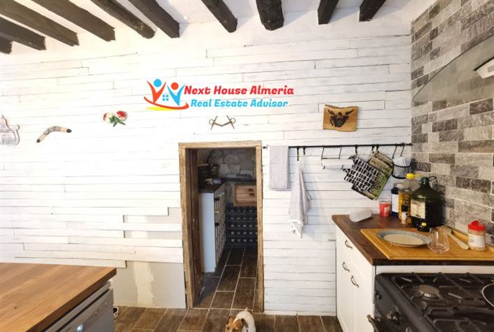 Image No.26-5 Bed Townhouse for sale