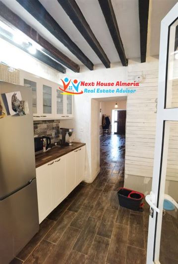 Image No.30-5 Bed Townhouse for sale