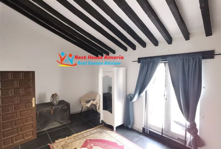 Image No.34-5 Bed Townhouse for sale