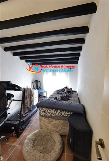 Image No.45-5 Bed Townhouse for sale