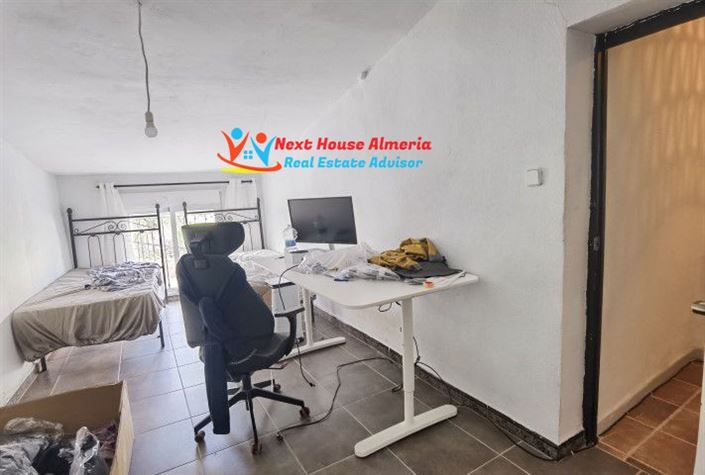 Image No.49-5 Bed Townhouse for sale