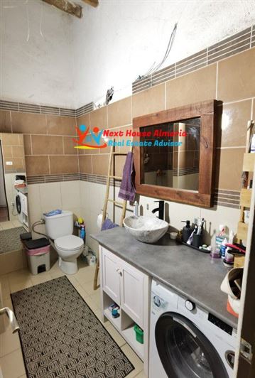 Image No.50-5 Bed Townhouse for sale