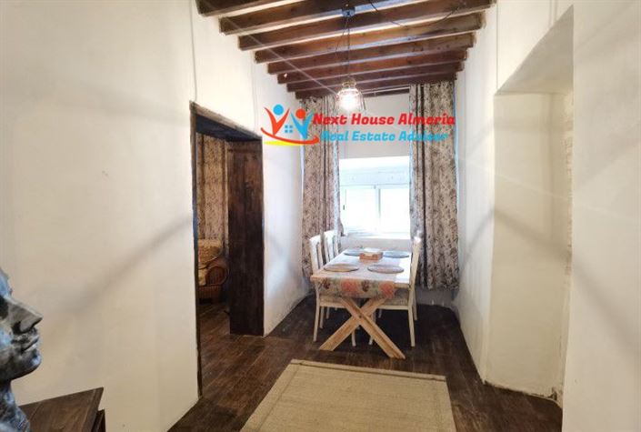 Image No.8-5 Bed Townhouse for sale