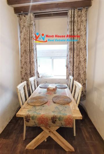 Image No.9-5 Bed Townhouse for sale