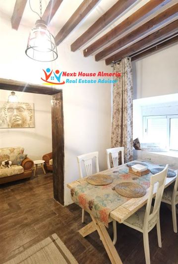 Image No.10-5 Bed Townhouse for sale