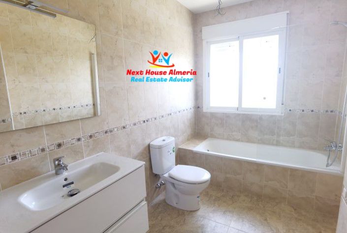 Image No.32-5 Bed Villa for sale
