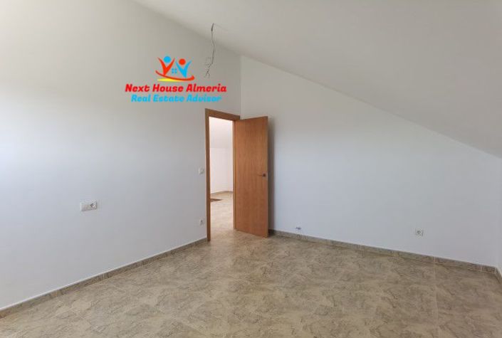 Image No.48-5 Bed Villa for sale
