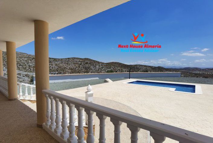Image No.6-5 Bed Villa for sale
