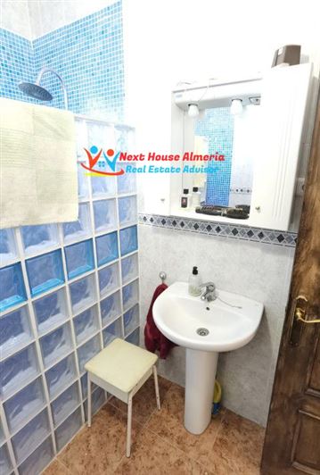 Image No.28-3 Bed Country House for sale