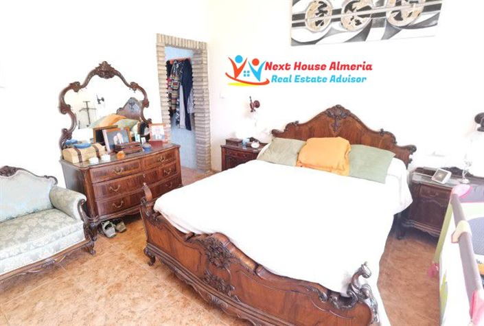 Image No.38-3 Bed Country House for sale