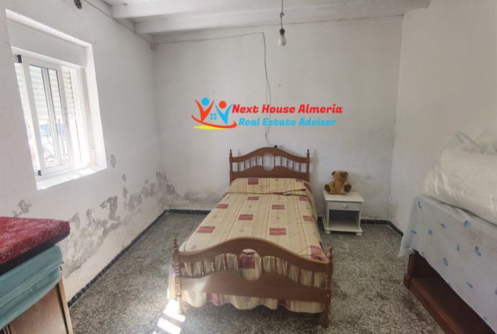 Image No.13-6 Bed Country House for sale