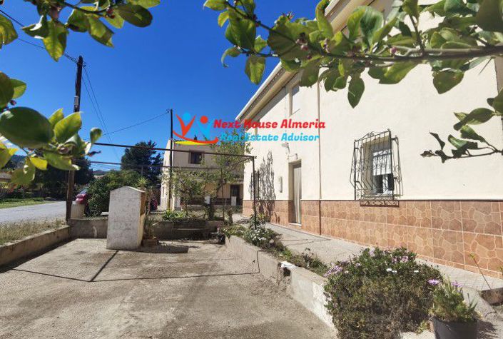 Image No.3-6 Bed Country House for sale