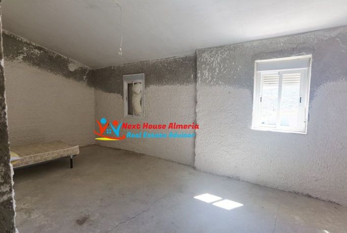 Image No.35-6 Bed Country House for sale