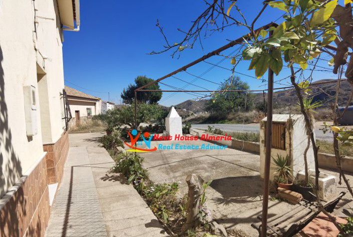 Image No.4-6 Bed Country House for sale