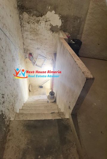 Image No.41-6 Bed Country House for sale