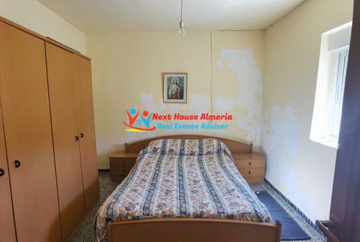 Image No.9-6 Bed Country House for sale