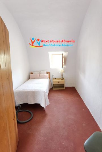 Image No.17-3 Bed Country House for sale