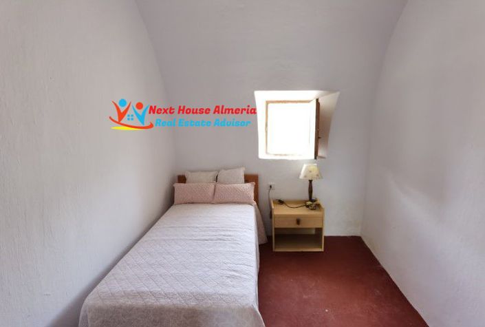 Image No.18-3 Bed Country House for sale