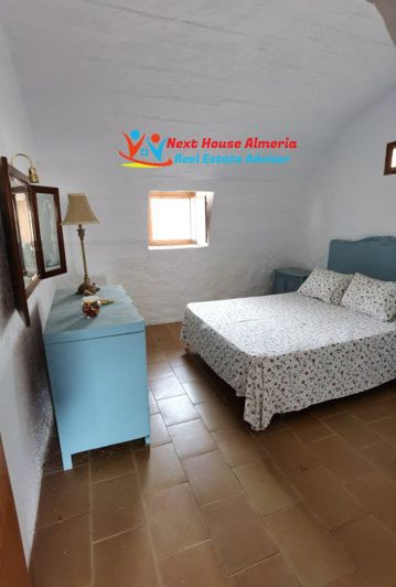 Image No.28-3 Bed Country House for sale