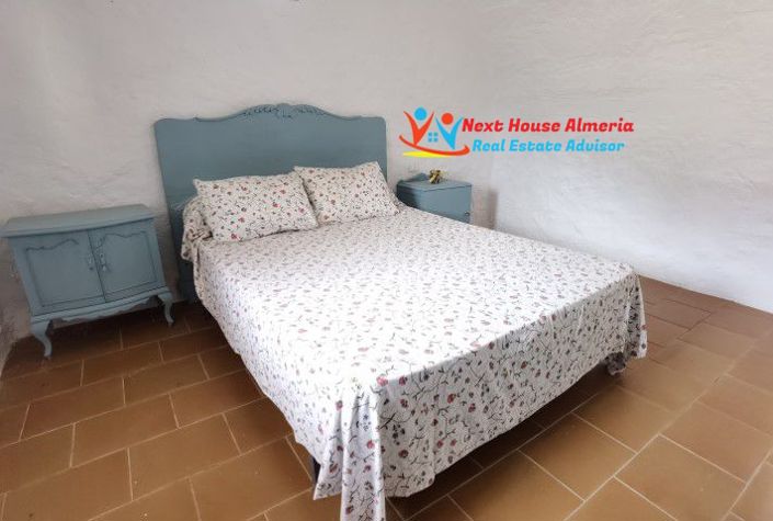 Image No.30-3 Bed Country House for sale