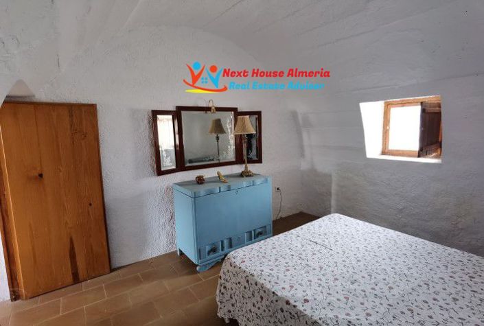 Image No.32-3 Bed Country House for sale