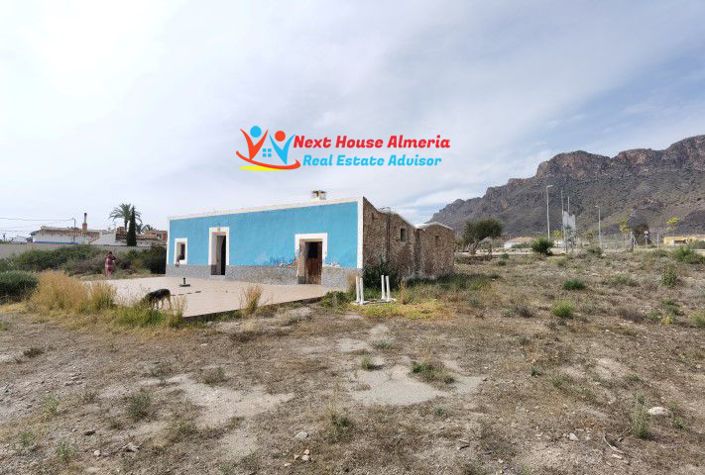 Image No.40-3 Bed Country House for sale