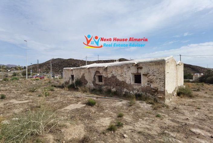 Image No.42-3 Bed Country House for sale