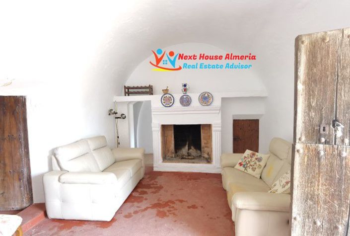 Image No.7-3 Bed Country House for sale