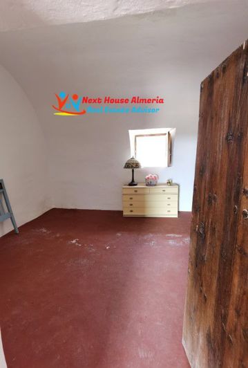 Image No.8-3 Bed Country House for sale